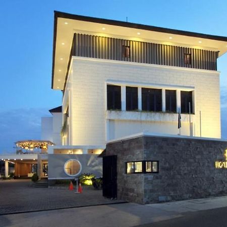 Helios Hotel & Convention Watampone Εξωτερικό φωτογραφία
